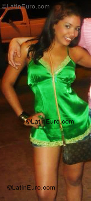 Date this sensual Colombia girl Margarita from Cartagena CO7543