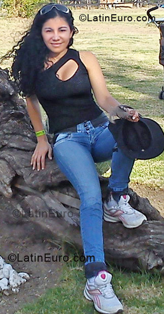 Date this passionate Colombia girl Mary from Ibague CO5456