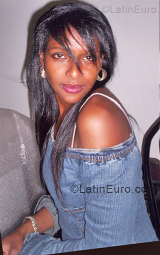 Date this exotic Colombia girl Nicolasa from Bogota CO8473