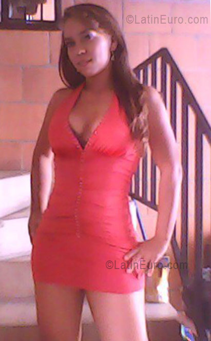 Date this nice looking Colombia girl Diana from Cali CO5463