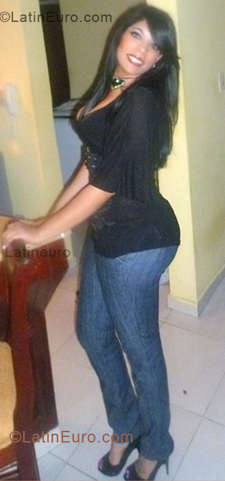 Date this young Dominican Republic girl Carina from Santiago DO5512