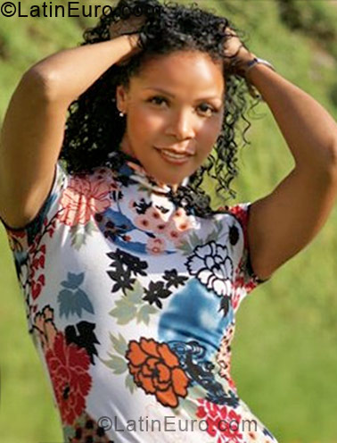 Date this tall Peru girl Darenka from Lima PE378