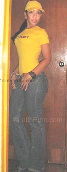 Date this lovely Venezuela girl Yulimar from Calabozo VE41