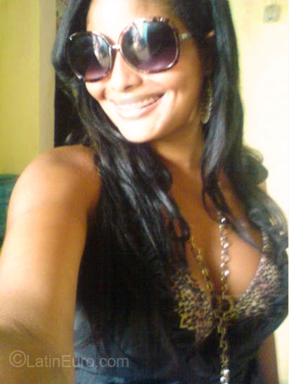 Date this charming Brazil girl Jeany from Salvador BR4004