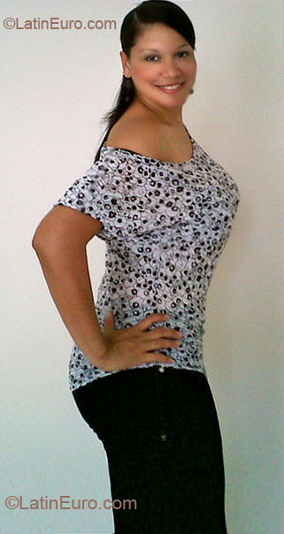 Date this passionate Dominican Republic girl Eudis from Santiago DO5557