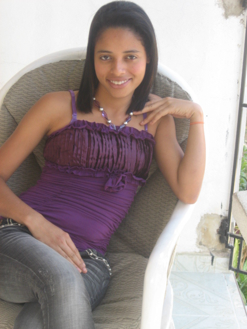 Date this stunning Dominican Republic girl Glenis from Santo Domingo DO5596