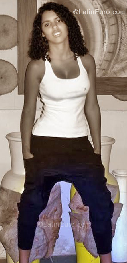 Date this gorgeous Brazil girl Joice from Maceio BR6045