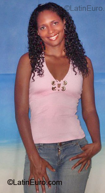 Date this delightful Colombia girl Yolima from Bogota CO5605