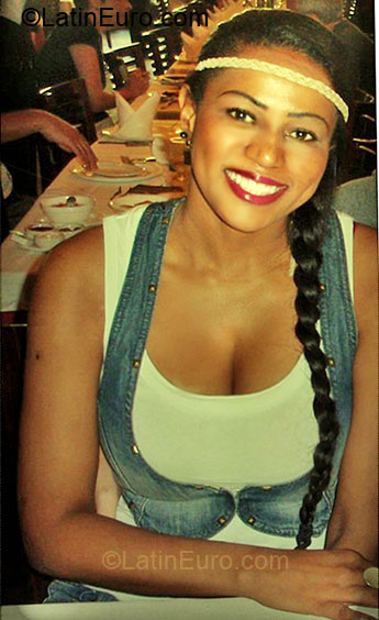 Date this beautiful Brazil girl Simone from Rio De Janeiro BR4133