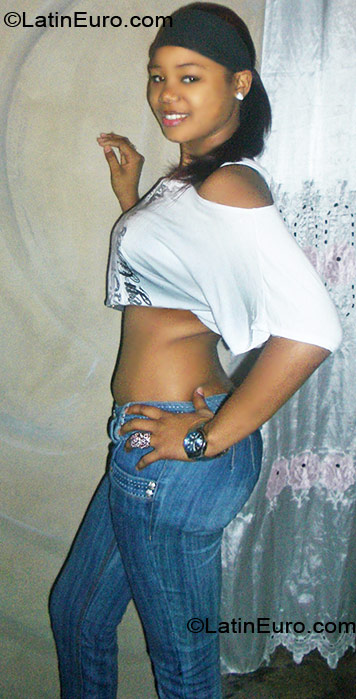 Date this athletic Dominican Republic girl Tathiana from Santo Domingo DO6920