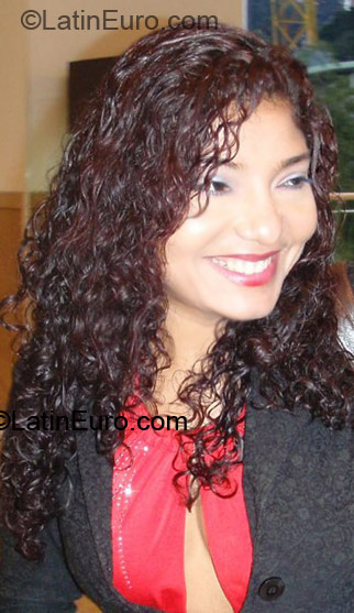 Date this attractive Colombia girl Claudia from Medellin CO5806