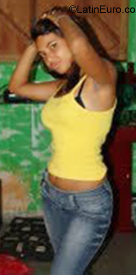 Date this cute Brazil girl Debora from Natal BR4271