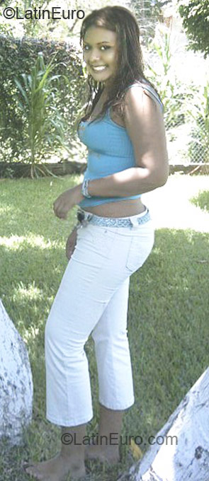 Date this hard body Colombia girl Isaura from Medellin CO5847