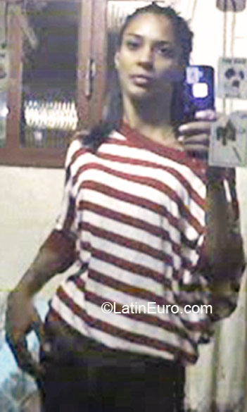 Date this nice looking Brazil girl Marcia Cristina from Macae BR4285