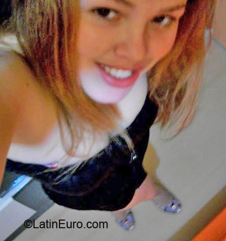 Date this good-looking Brazil girl Rubia from Brusque BR4292