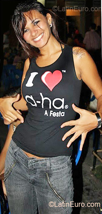 Date this nice looking Brazil girl Rosalba from Fortaleza BR6085