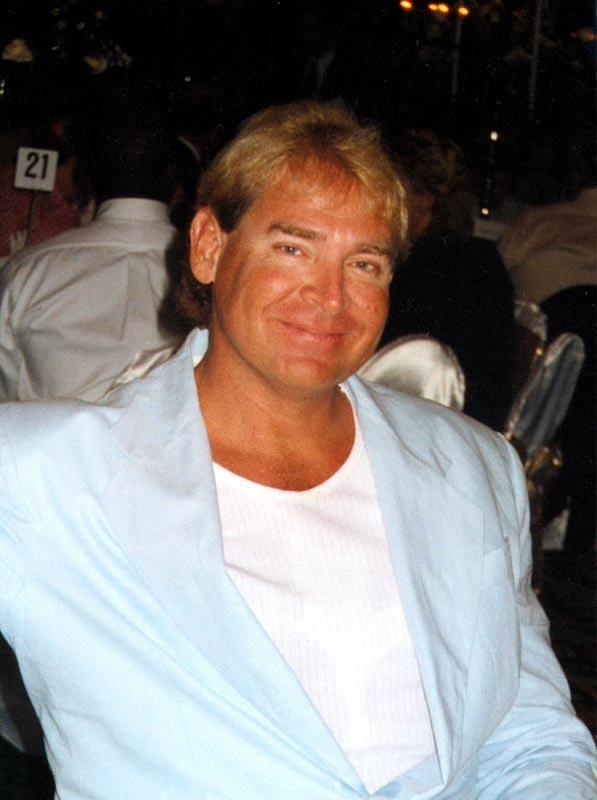 Date this hard body United States man Hawaiiborn from Honolulu US8520