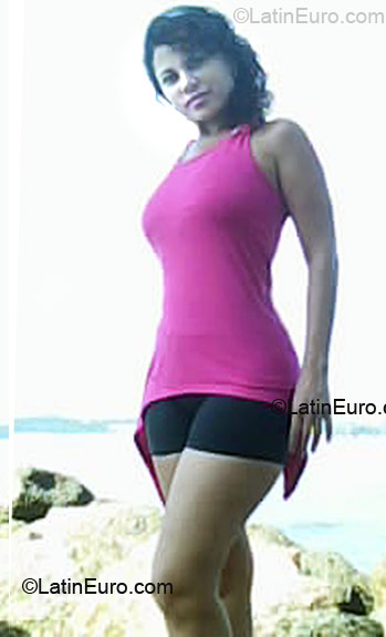 Date this fun Colombia girl Caterin from Barranquilla CO5885