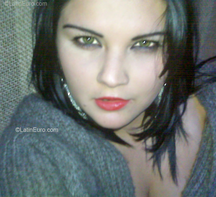 Date this hard body Colombia girl Johana from Bogota CO5974