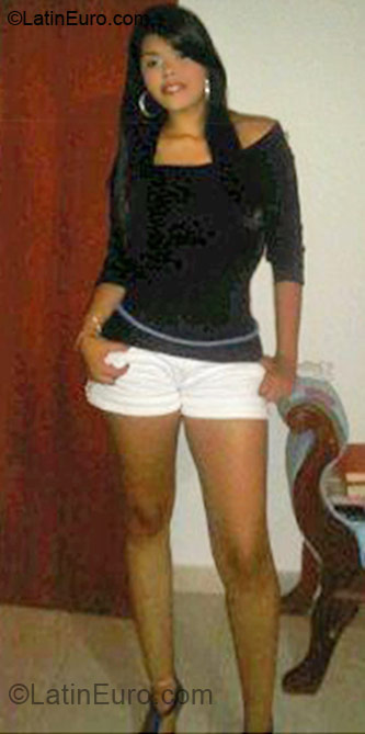 Date this attractive Colombia girl Sara from Cali CO5994