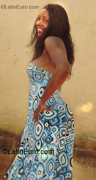 Date this delightful Brazil girl Silvina from Astolfo Dutra BR4367