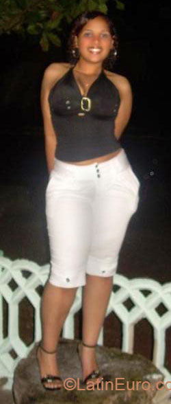 Date this good-looking Dominican Republic girl Rossy from Santo Domingo DO6068