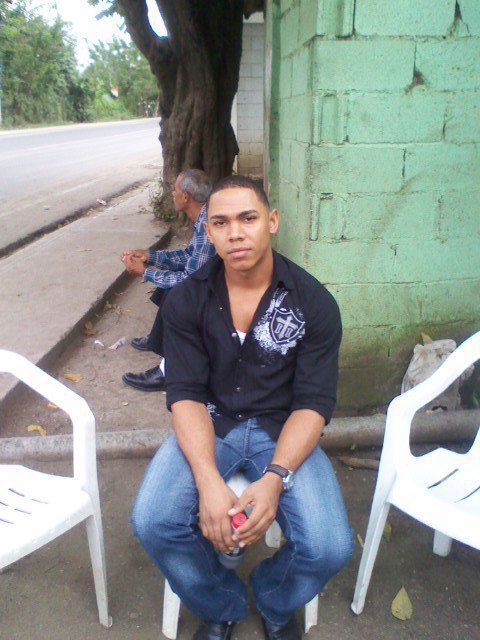 Date this hard body Dominican Republic man Jhonatan from Santiago DO6096