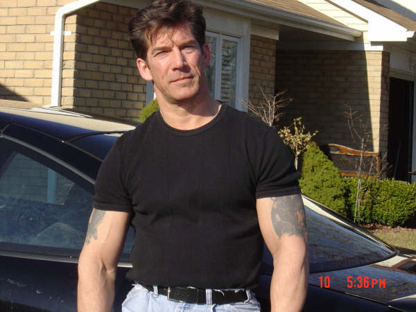 Date this gorgeous Canada man Mrfitness from ETOBICOKE CA340