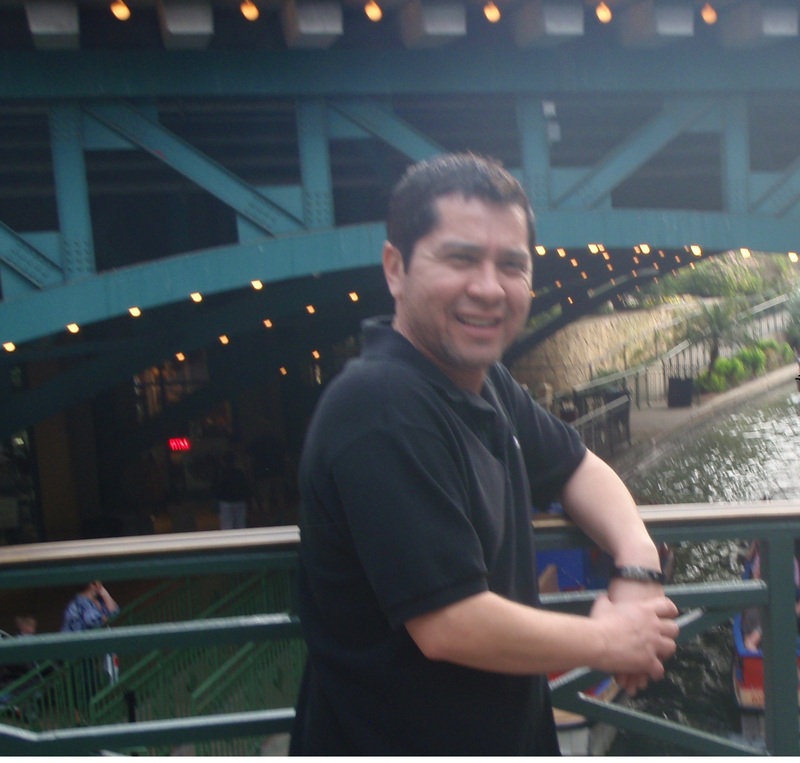 Date this cute United States man Edgar from Los Angeles US8691