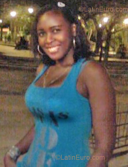 Date this voluptuous Colombia girl Esperanza from Cartagena CO6078