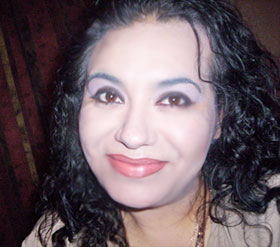 Date this voluptuous United States girl Rosa from El Centro US8704