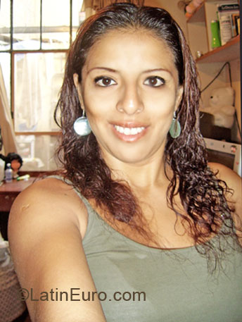 Date this beautiful Peru girl Patricia from Lima PE421