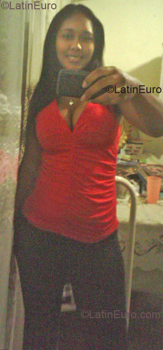 Date this beautiful Dominican Republic girl Zeverina from Santo Domingo DO6498