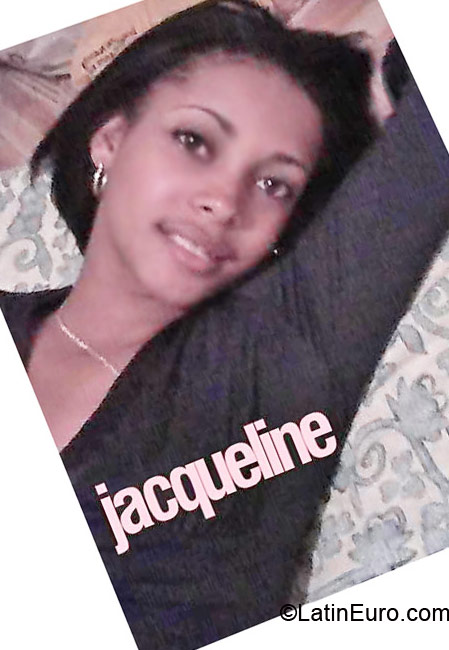 Date this georgeous Dominican Republic girl Yaquelin plasen from Bonao DO6383