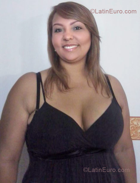 Date this charming Colombia girl Malu_malu27 from Cali CO6220