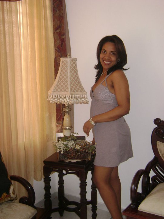 Date this hard body Dominican Republic girl Yudelka from Santiago DO6401