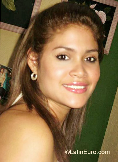 Date this foxy Colombia girl Kelly from Cali CO6256