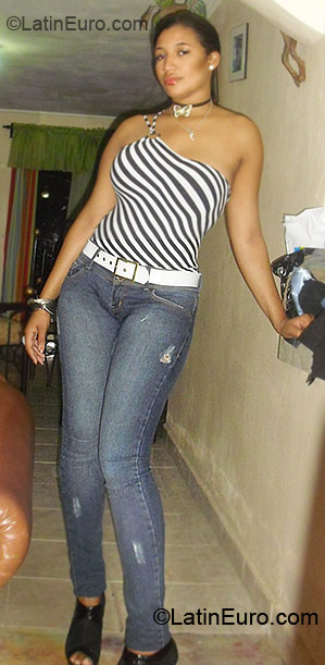 Date this stunning Dominican Republic girl Germania from Bonao DO6530