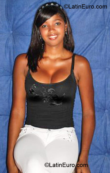 Date this attractive Dominican Republic girl Jenniffer ramos from La Vega DO6585