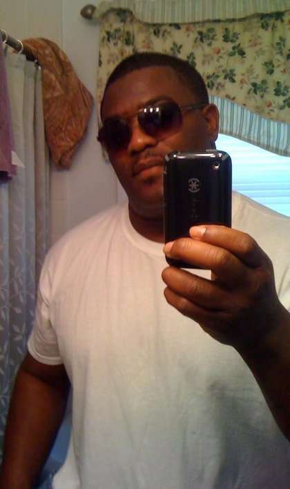 Date this nice looking United States man James96 from Detroit US9008