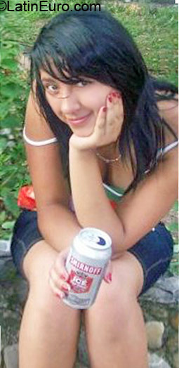 Date this nice looking Colombia girl Paola from Bogota CO6419