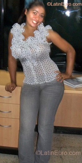 Date this exotic Dominican Republic girl Julissa from Santo Domingo DO6784