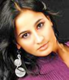 Date this voluptuous Brazil girl Anna from Goiania BR4766