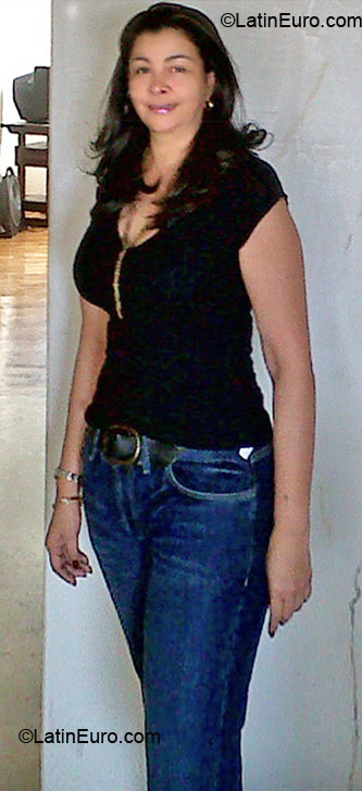 Date this charming Colombia girl Nury from Medellin CO6516