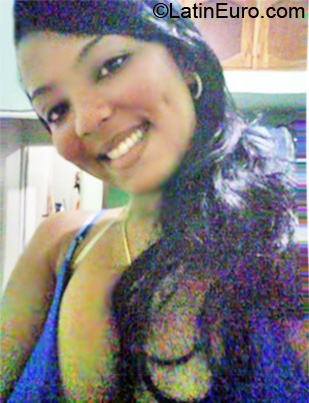 Date this attractive Dominican Republic girl Marian from Santo Domingo DO7065