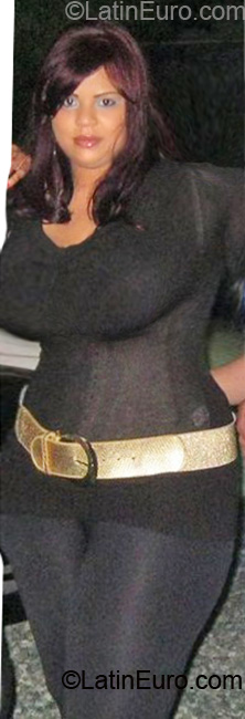 Date this funny Dominican Republic girl Arenis from Santo Domingo DO7122
