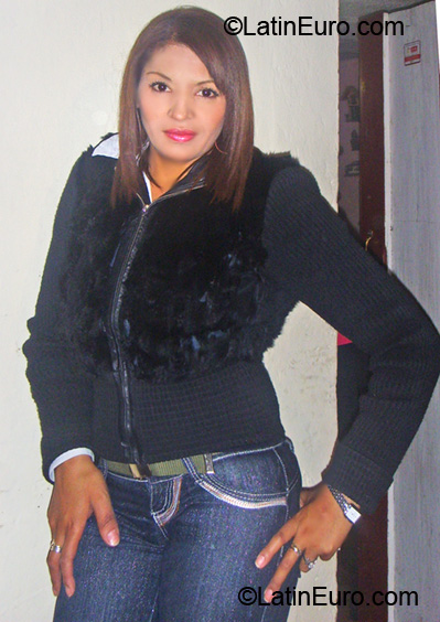 Date this stunning Colombia girl Adriana from Bogota CO6673