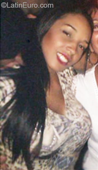 Date this young Colombia girl Daniela from Medellin CO6688
