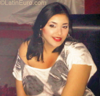 Date this foxy Dominican Republic girl Zahira from Santiago DO7195