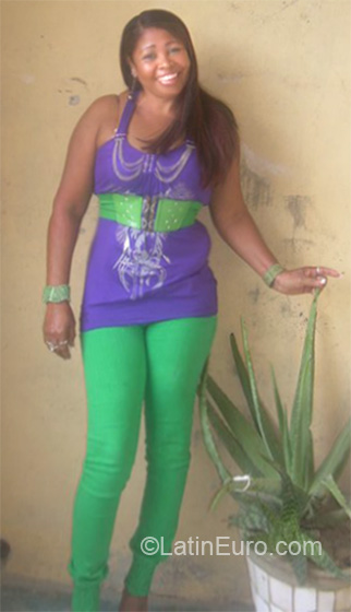 Date this happy Dominican Republic girl Dilcia from Santiago DO7349